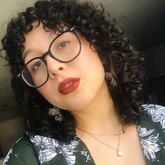 Meet your Posher, Alizza - Picture 6 of 14